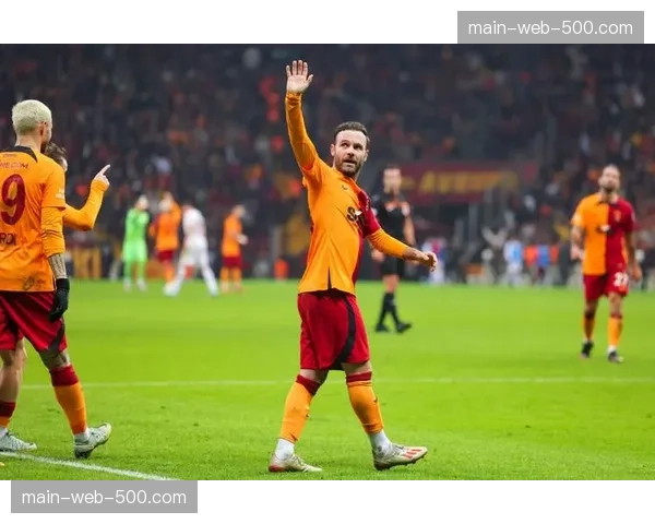 加拉塔萨雷4-2-3-1防守反击 托雷拉勒米纳双后腰绞杀中场