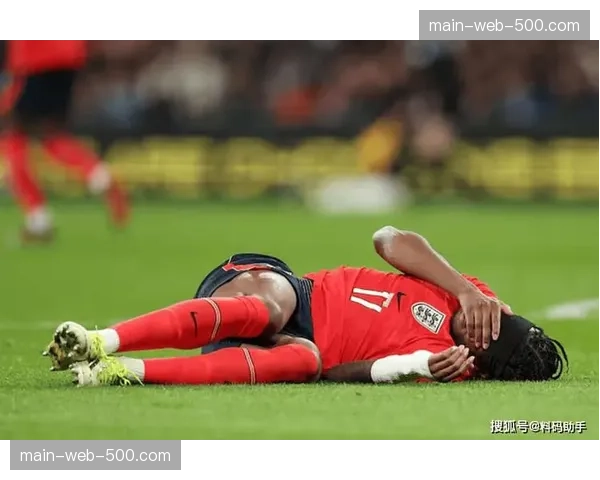 英格兰中卫选择陷入两难 斯通斯状态成图赫尔最大心病